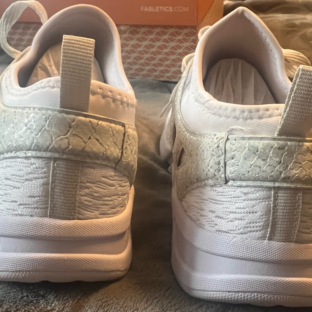 Fabletics Redondo Performance Sneaker - Picture 9 of 14